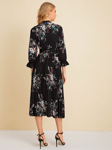 Floral Print Pleated Hem Belted Dress