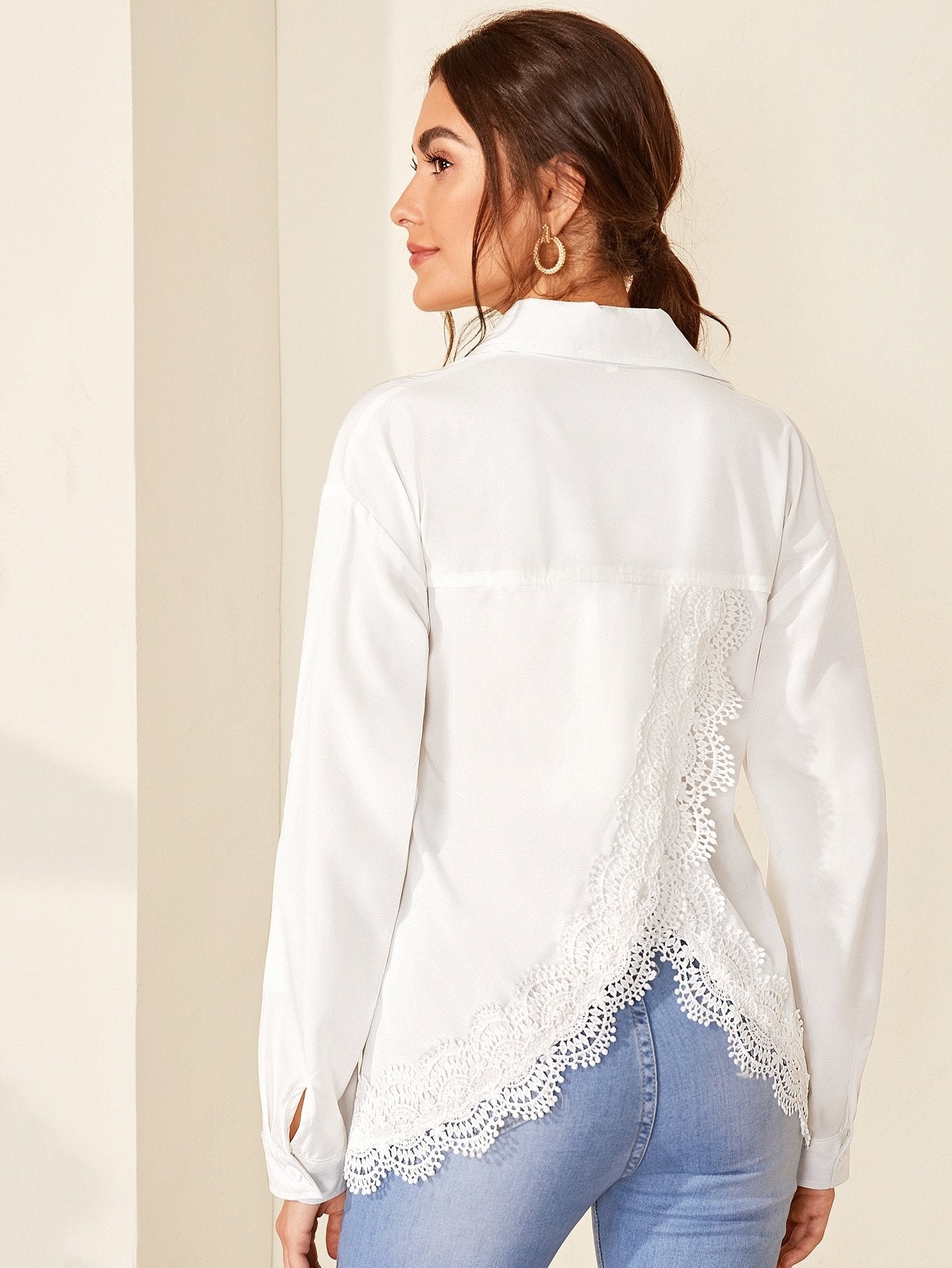 Contrast Guipure Lace Solid Blouse