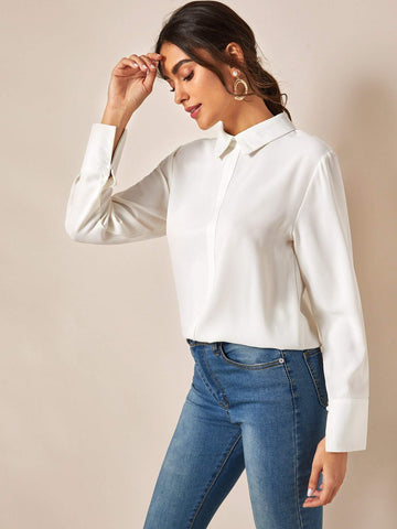 Contrast Lace Button Back Solid Blouse