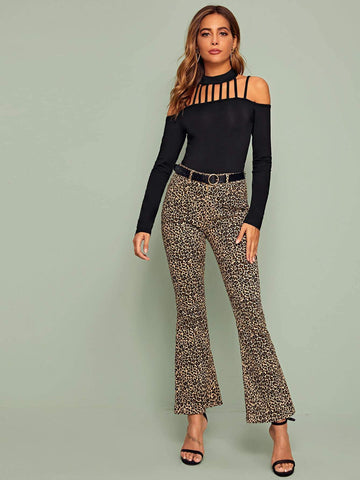 Cold Shoulder Cut-out Front Slim Tee