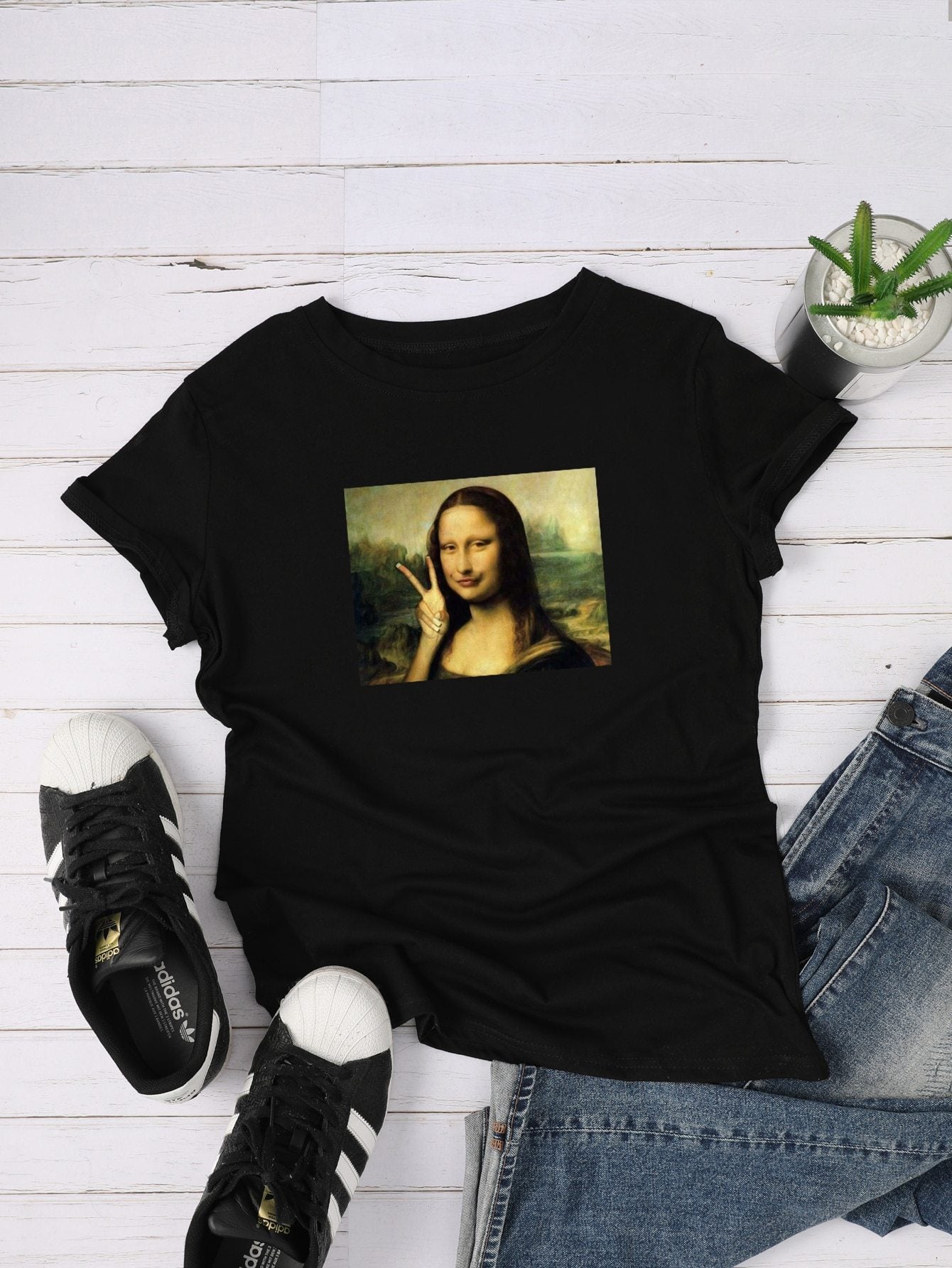 Figure Graphic Round Neck Tee