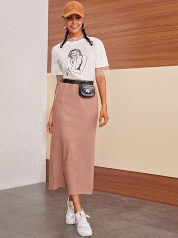 Figure Print Contrast Mesh Tee